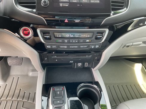 Used 2019 Honda Pilot Touring image 31
