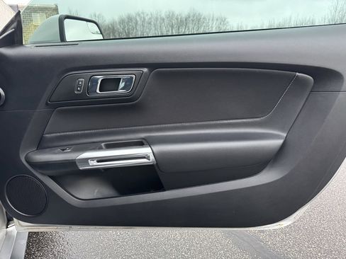 Used 2016 Ford Mustang V6 image 15