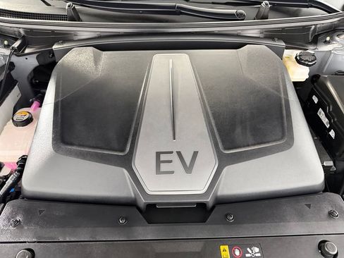Used 2024 Kia EV6 Wind w/ Wind Technology Package RWD image 34