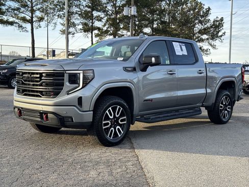 Used 2024 GMC Sierra 1500 AT4 w/ Technology Package image 5