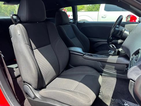 Used 2018 Dodge Challenger SXT w/ Blacktop Package RWD image 19
