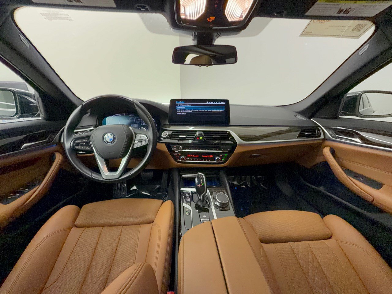Used 2023 BMW 530e w/ Convenience Package RWD image 17