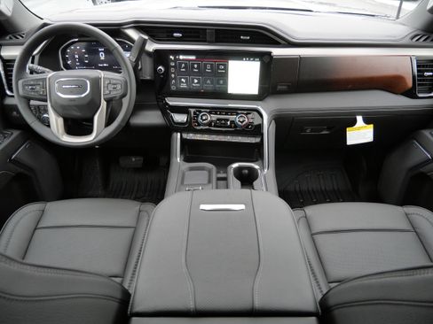 New 2026 GMC Sierra 3500 Denali w/ Denali Reserve Package image 6