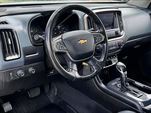 Used 2022 Chevrolet Colorado Z71 AWD/4WD image 18