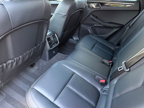 Used 2026 Porsche Macan AWD/4WD image 30