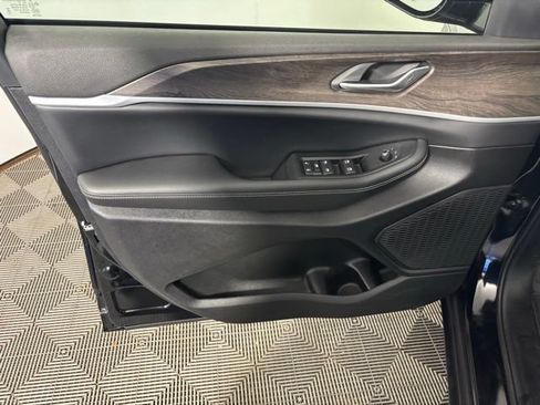 New 2026 Jeep Grand Cherokee Altitude AWD/4WD image 13