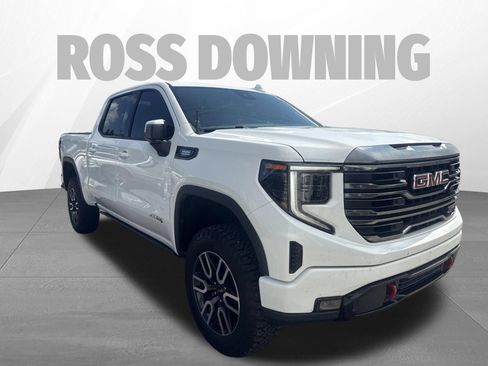 Used 2022 GMC Sierra 1500 AT4 w/ AT4 Preferred Package AWD/4WD image 3