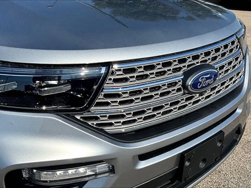 Used 2023 Ford Explorer Limited image 32