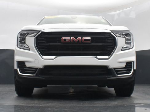 Used 2024 GMC Terrain SLE image 37