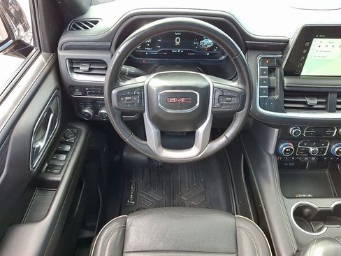 Used 2023 GMC Yukon SLT image 14