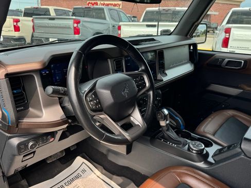 Used 2022 Ford Bronco Outer Banks AWD/4WD image 12