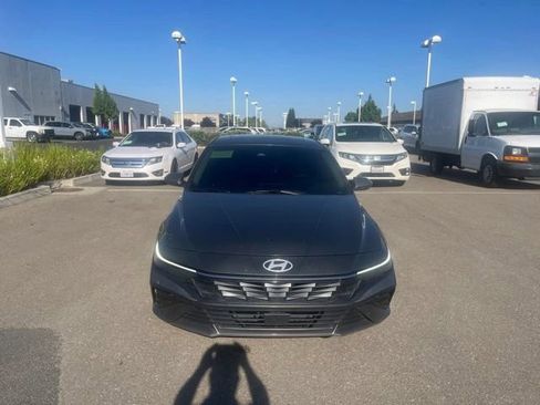 Used 2024 Hyundai Elantra SEL w/ Convenience Package FWD image 2