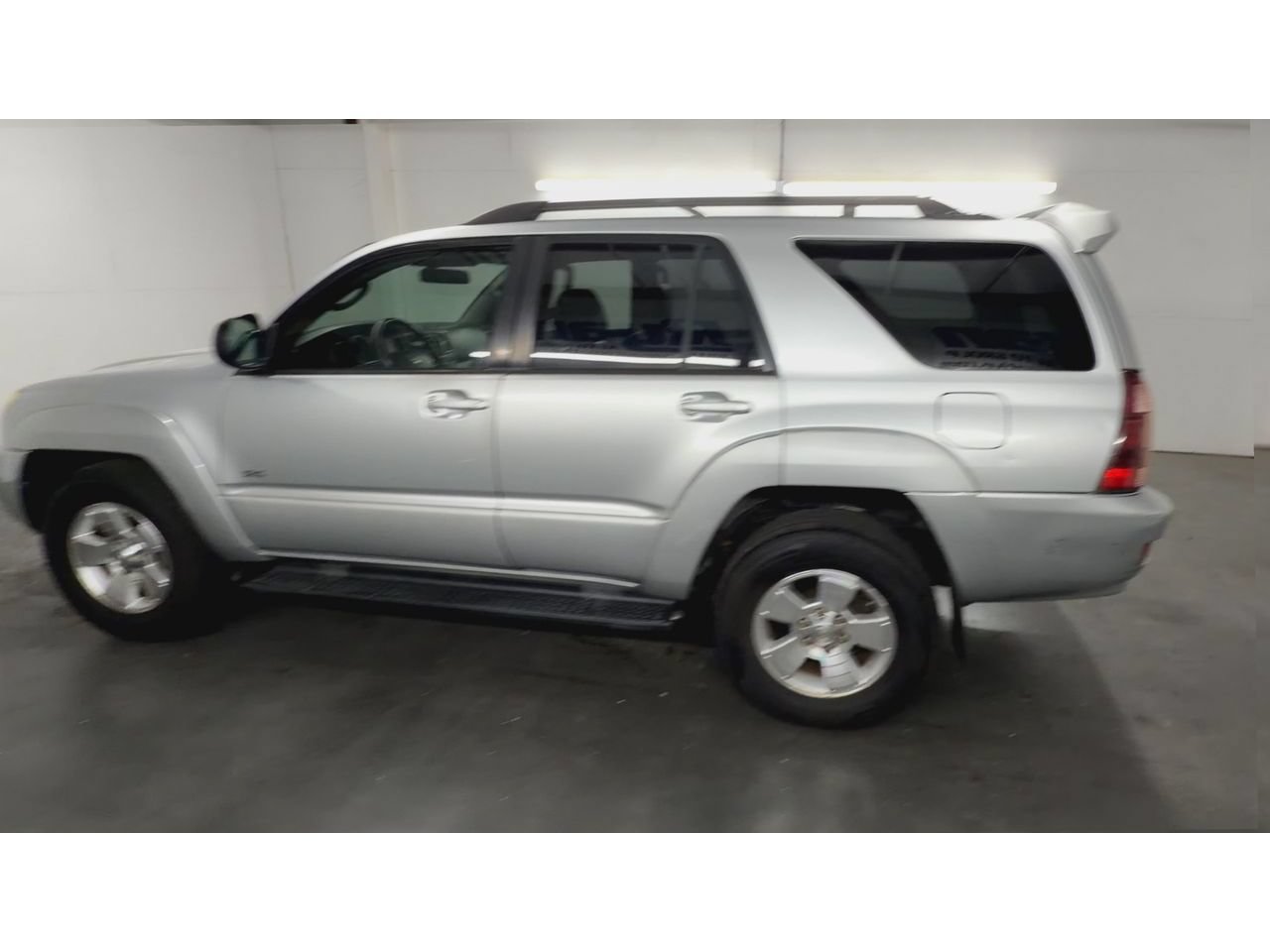 Used 2005 Toyota 4Runner SR5 RWD image 6