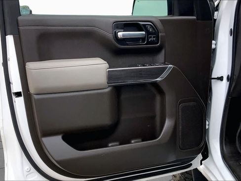Used 2021 Chevrolet Silverado 1500 LTZ AWD/4WD image 22