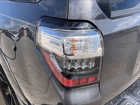 Used 2018 Toyota 4Runner SR5 Premium RWD image 25