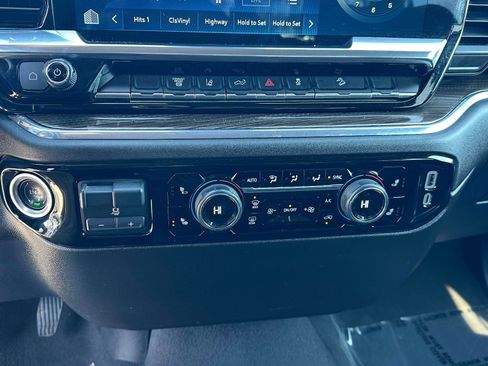 Used 2024 Chevrolet Silverado 2500 LT w/ Convenience Package image 13