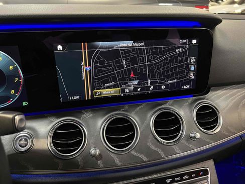 Used 2021 Mercedes-Benz E 350 Sedan image 6