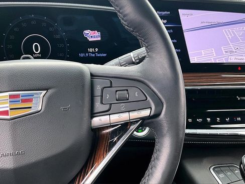 Used 2024 Cadillac Escalade ESV Premium Luxury image 21