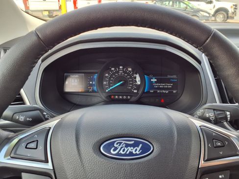 Used 2024 Ford Edge SEL w/ Convenience Package image 15