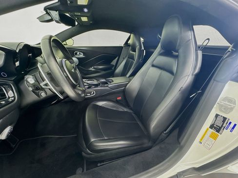 Used 2019 Aston Martin V8 Vantage Coupe image 19