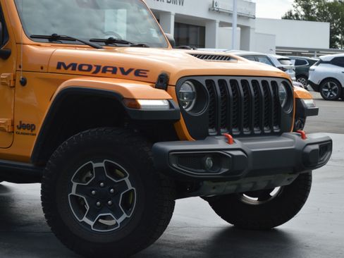 Used 2021 Jeep Gladiator Mojave AWD/4WD image 2