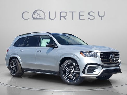 Certified 2026 Mercedes-Benz GLS 450 4MATIC image 4
