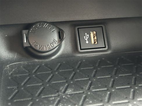 Used 2024 Toyota RAV4 XLE Premium image 29