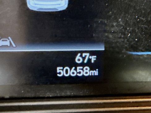 Used 2023 Hyundai Venue SEL w/ Cargo Package image 16