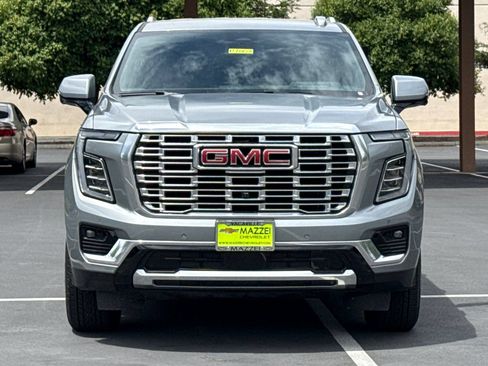 Used 2025 GMC Yukon XL Denali AWD/4WD image 7