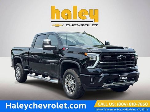 Used 2026 Chevrolet Silverado 2500 LT w/ Z71 Chrome Sport Edition AWD/4WD image 1