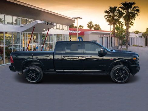 Used 2025 RAM 3500 Limited image 2