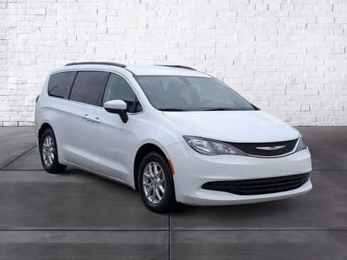 Used 2020 Chrysler Voyager Lxi image 7