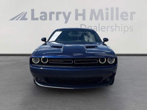 Used 2015 Dodge Challenger SXT Plus w/ Driver Convenience Group RWD image 8