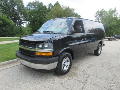 Used 2018 Chevrolet Express 2500 w/ Driver Convenience Package RWD image 36
