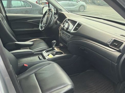Used 2017 Honda Ridgeline RTL-T image 5