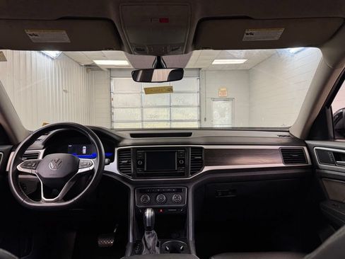 Used 2023 Volkswagen Atlas SE FWD image 25