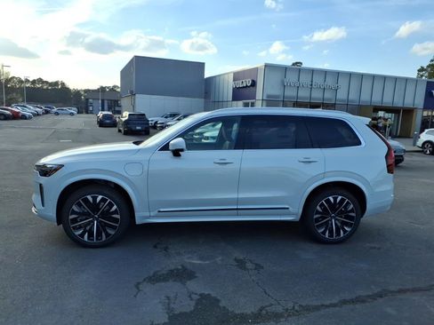 New 2026 Volvo XC90 T8 Plus w/ Protection Package Premier AWD/4WD image 8