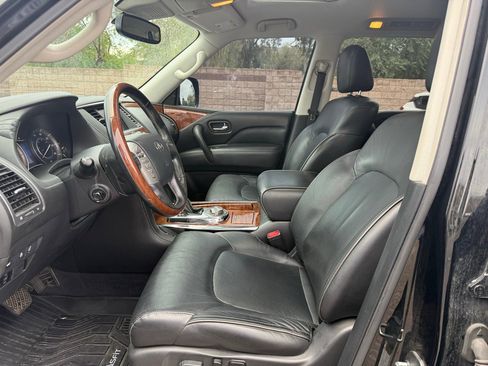 Used 2018 INFINITI QX80 4WD w/ Driver Assistance Package image 12