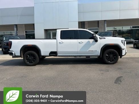 Used 2024 GMC Sierra 3500 AT4 w/ AT4 Premium Plus Package AWD/4WD image 5