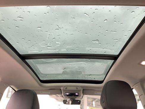 New 2026 Volkswagen Tiguan SE image 19