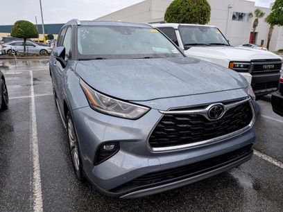 Used 2023 Toyota Highlander Platinum