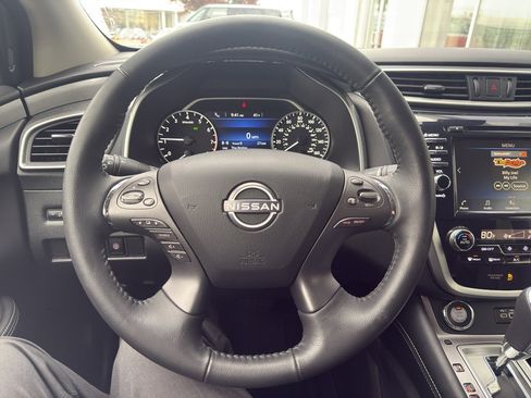 Used 2023 Nissan Murano SV image 10