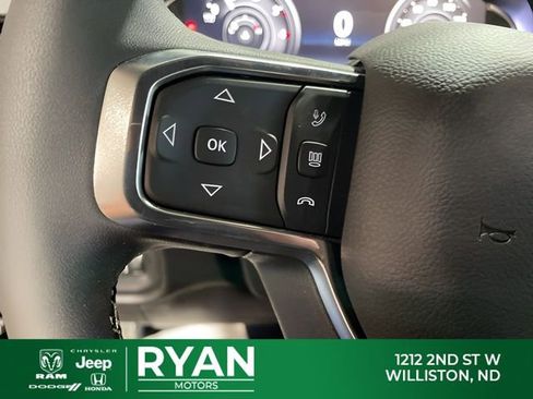 New 2026 RAM 2500 Laramie AWD/4WD image 32