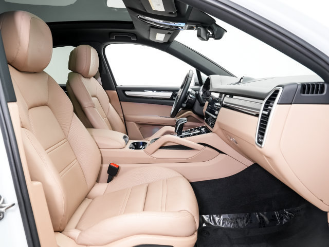 Certified 2023 Porsche Cayenne Platinum Edition AWD/4WD image 26