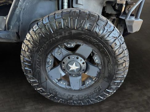 Used 2013 Jeep Wrangler Unlimited Rubicon w/ Connectivity Group AWD/4WD image 35
