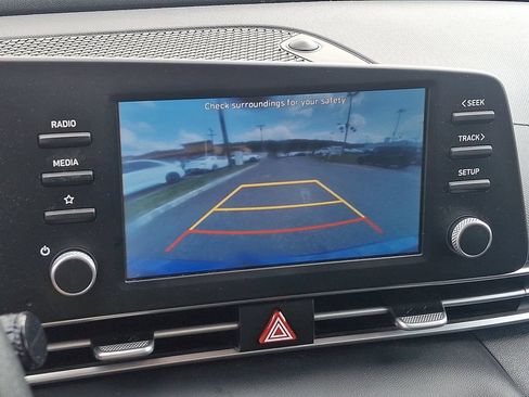 Used 2023 Hyundai Elantra SEL FWD image 18