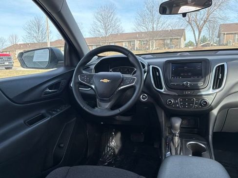 Used 2023 Chevrolet Equinox LT image 24