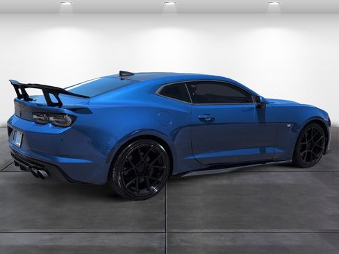 Used 2019 Chevrolet Camaro SS RWD image 5