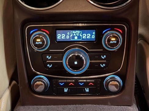 Used 2015 Jaguar XJ L Portfolio image 27