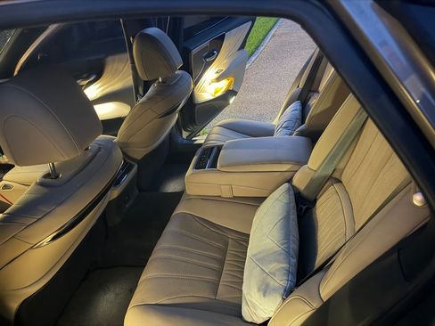 Used 2023 Lexus LS 500 AWD w/ Executive Package image 5